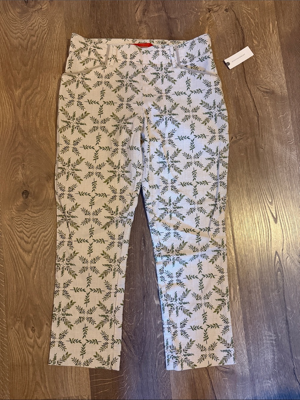 Anthropologie Cartonnier Leaf Print Capri pants, NWT